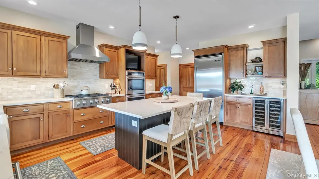 13A Brushy Neck Lane Westhampton NY 11977