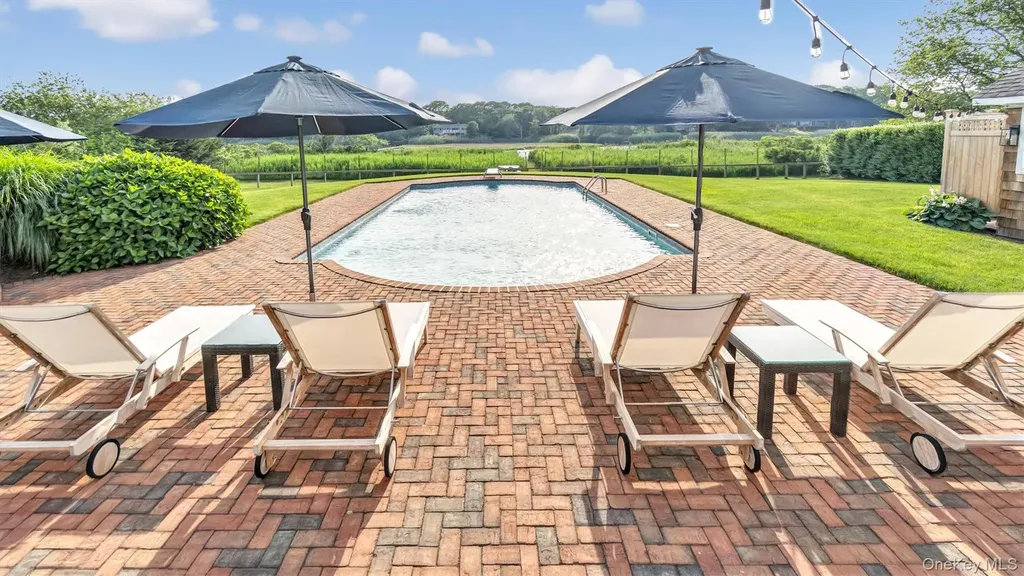 13A Brushy Neck Lane Westhampton NY 11977