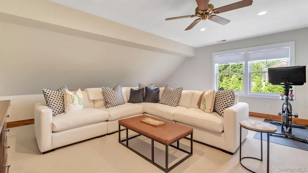13A Brushy Neck Lane Westhampton NY 11977