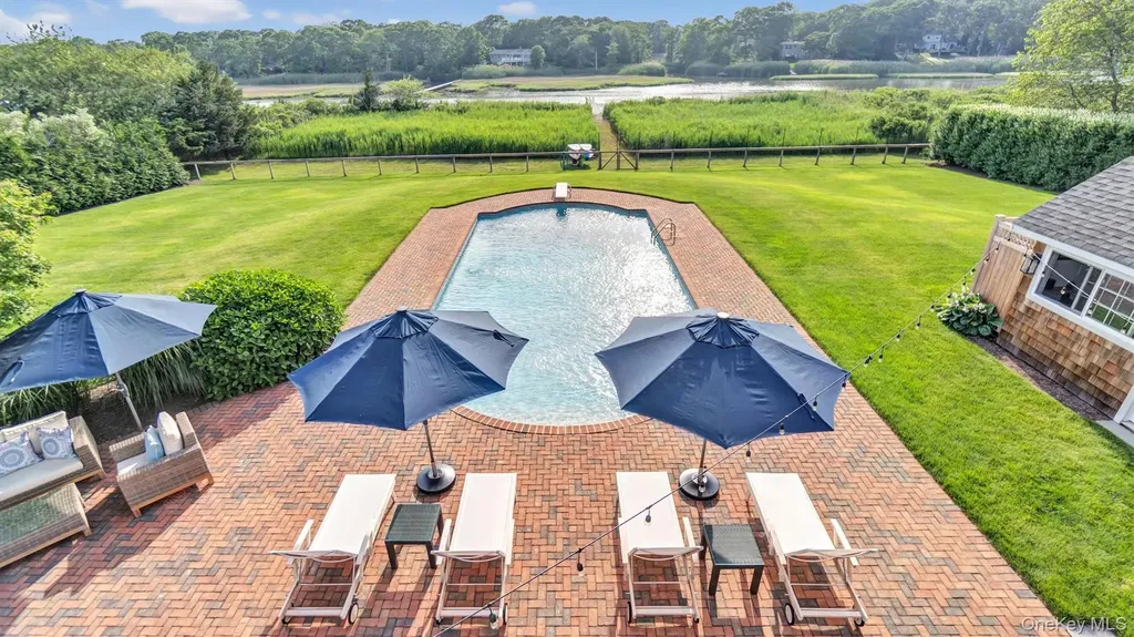 13A Brushy Neck Lane Westhampton NY 11977