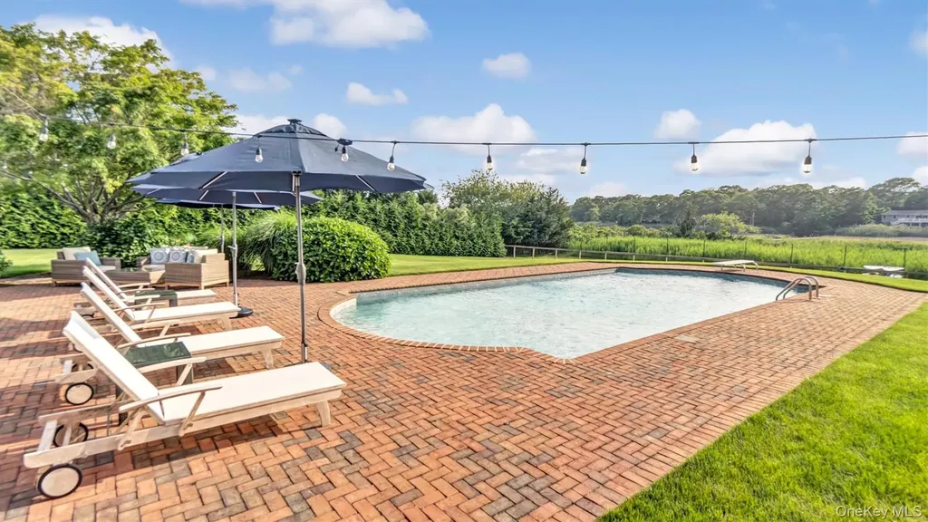 13A Brushy Neck Lane Westhampton NY 11977