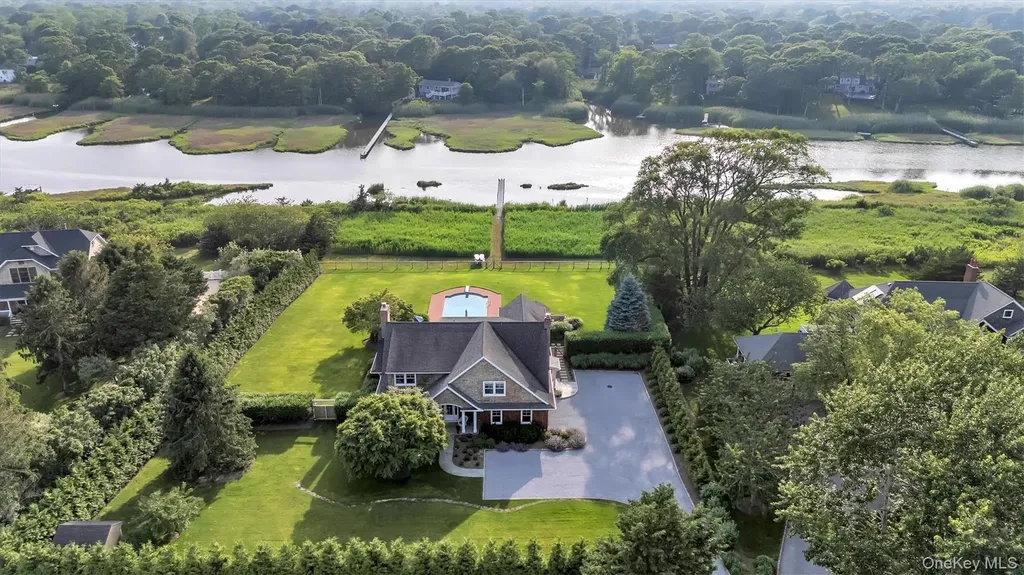 13A Brushy Neck Lane Westhampton NY 11977