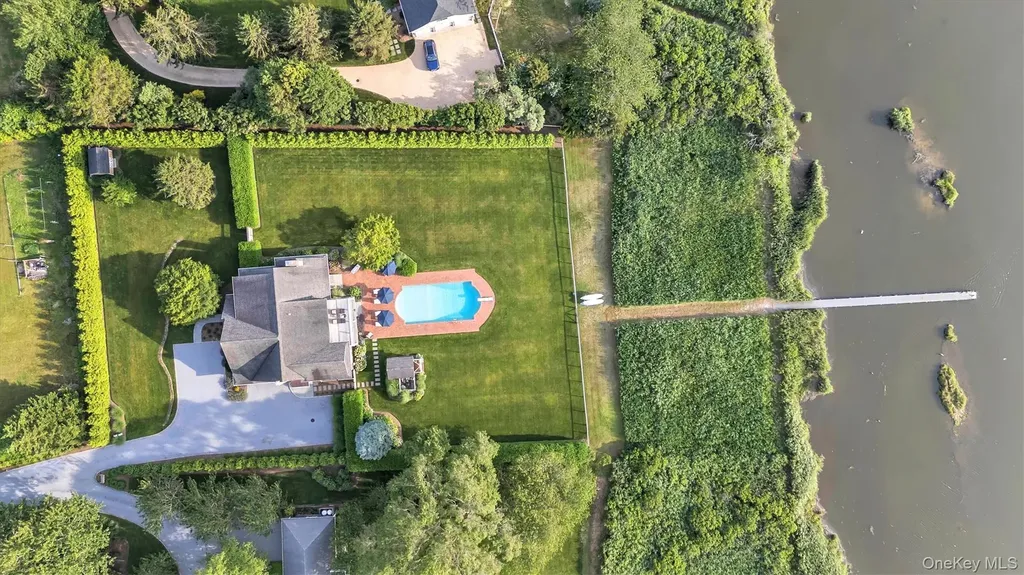 13A Brushy Neck Lane Westhampton NY 11977