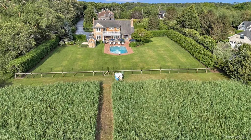 13A Brushy Neck Lane Westhampton NY 11977