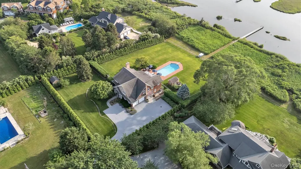 13A Brushy Neck Lane Westhampton NY 11977