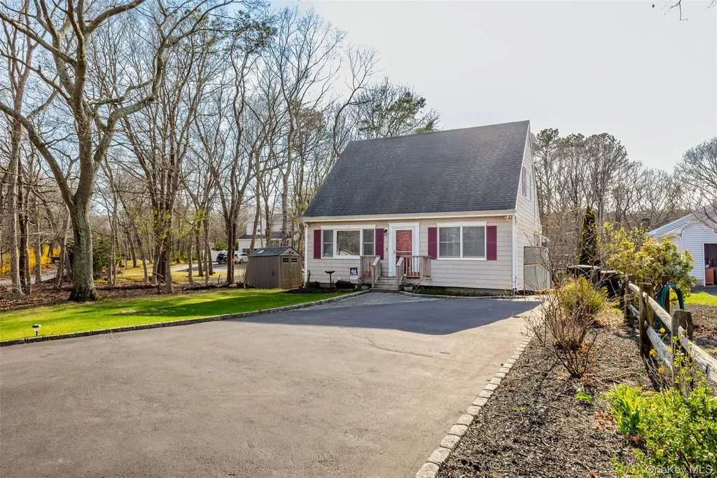 278 Ridge Road Ridge NY 11961