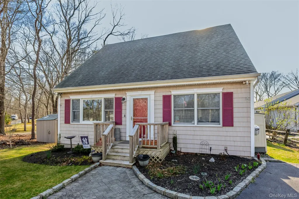 278 Ridge Road Ridge NY 11961
