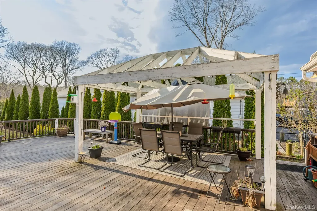 278 Ridge Road Ridge NY 11961