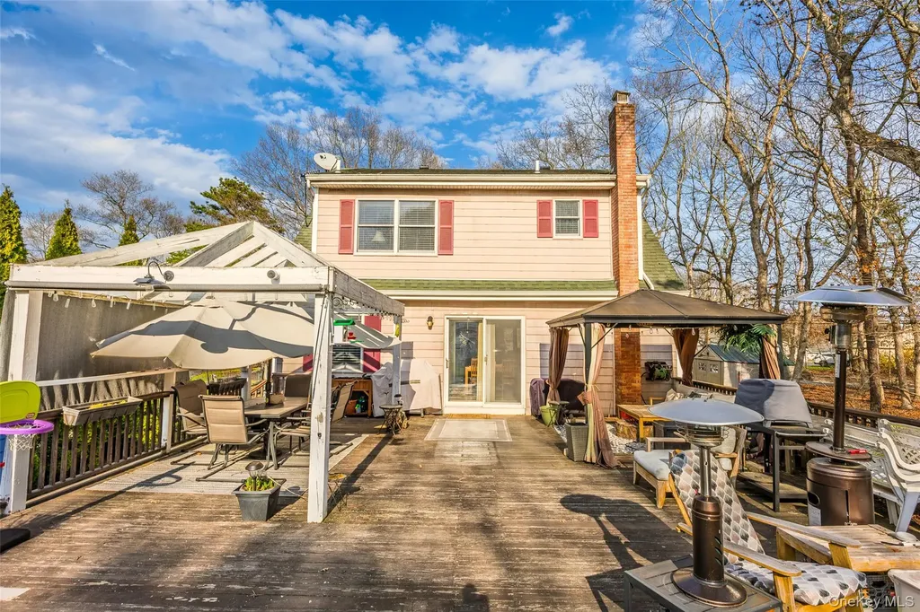 278 Ridge Road Ridge NY 11961