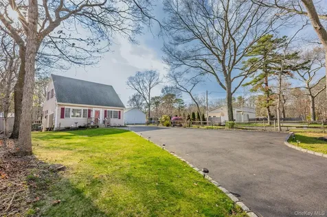 278 Ridge Road Ridge NY 11961