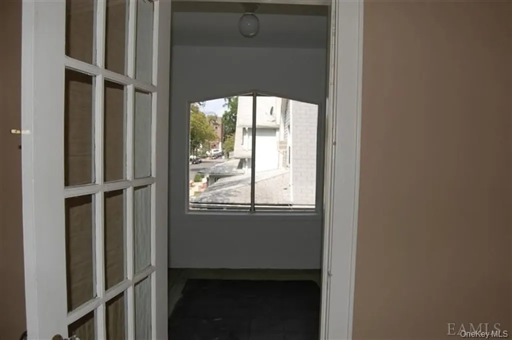 35 E Birch Street Mount Vernon NY 10552