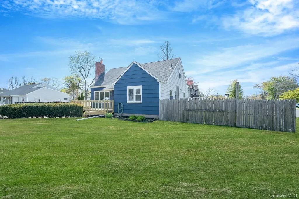 150 Spur Drive S Bay Shore NY 11706