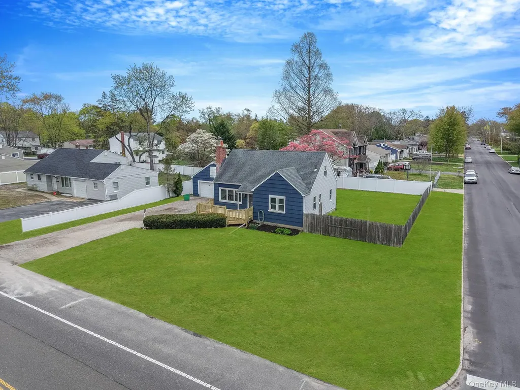 150 Spur Drive S Bay Shore NY 11706