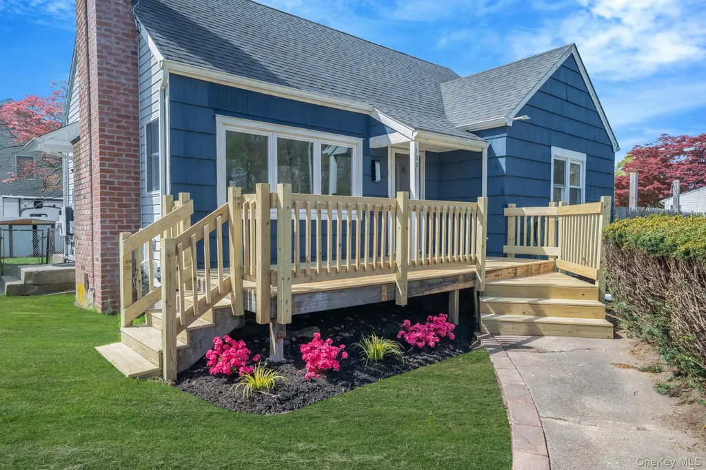 150 Spur Drive S Bay Shore NY 11706