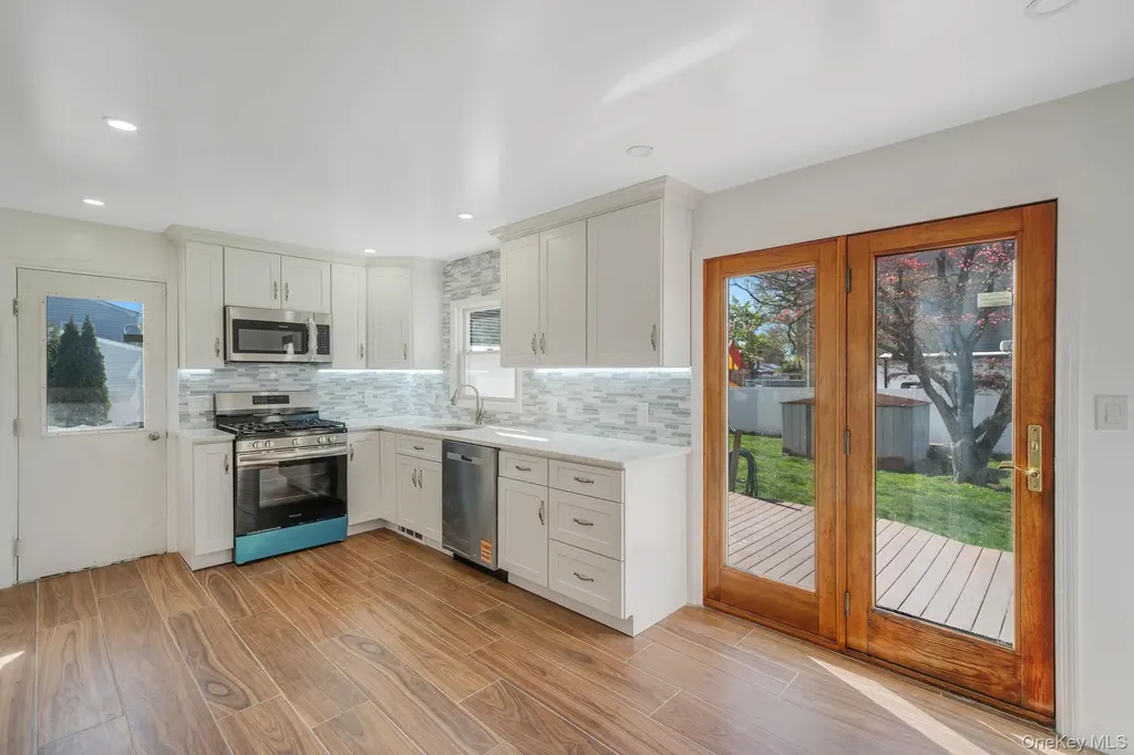 150 Spur Drive S Bay Shore NY 11706