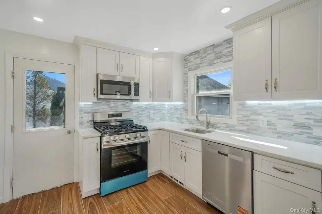 150 Spur Drive S Bay Shore NY 11706