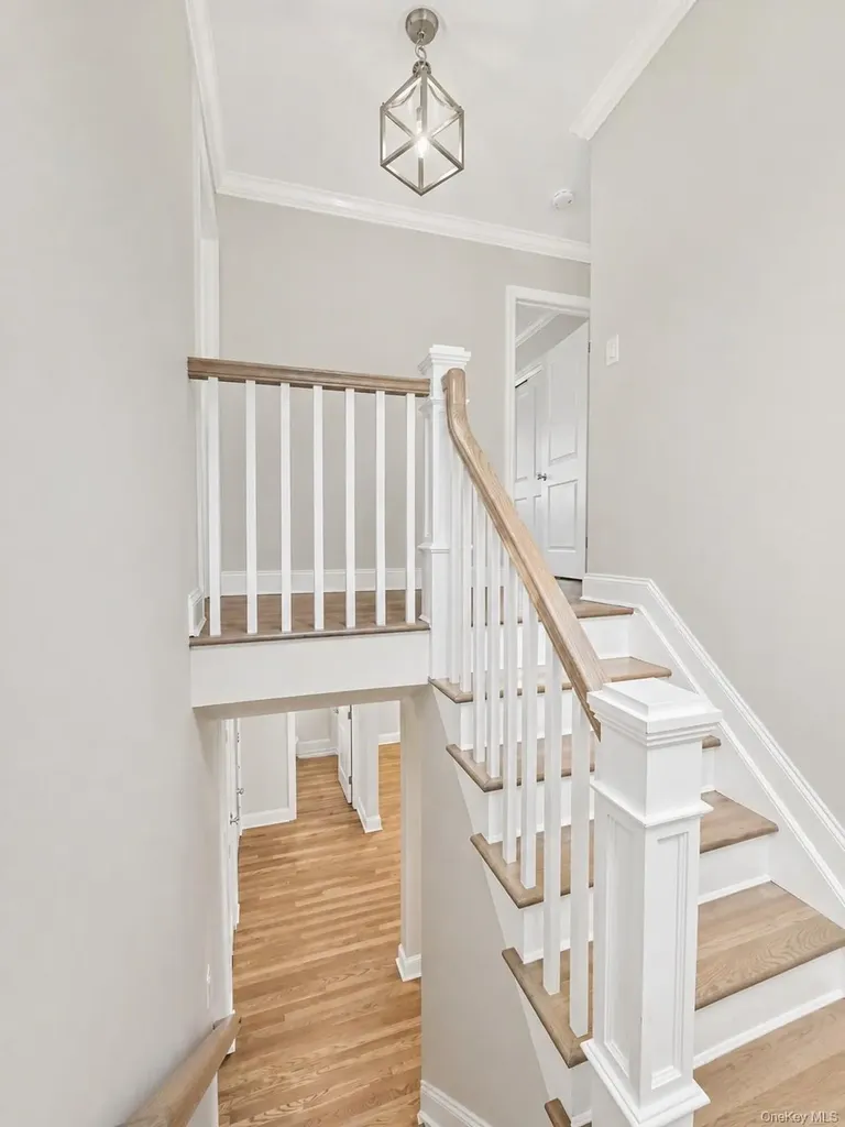 109 Aspen Drive E Woodbury NY 11797
