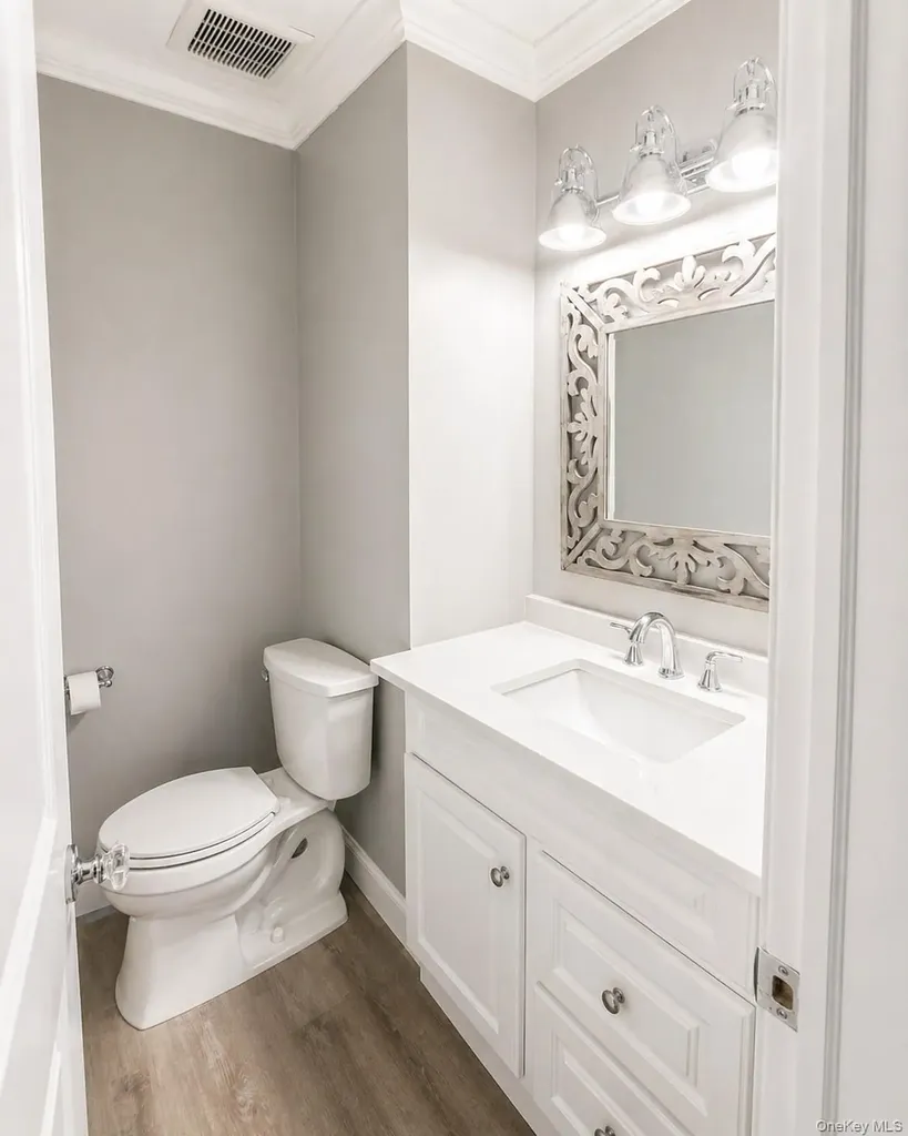 109 Aspen Drive E Woodbury NY 11797