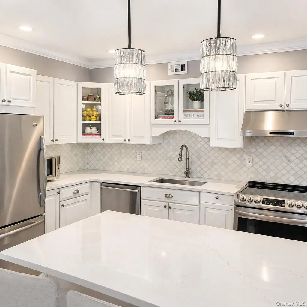 109 Aspen Drive E Woodbury NY 11797