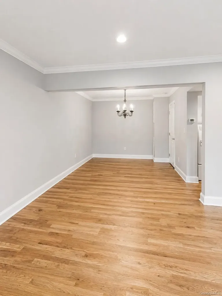 109 Aspen Drive E Woodbury NY 11797