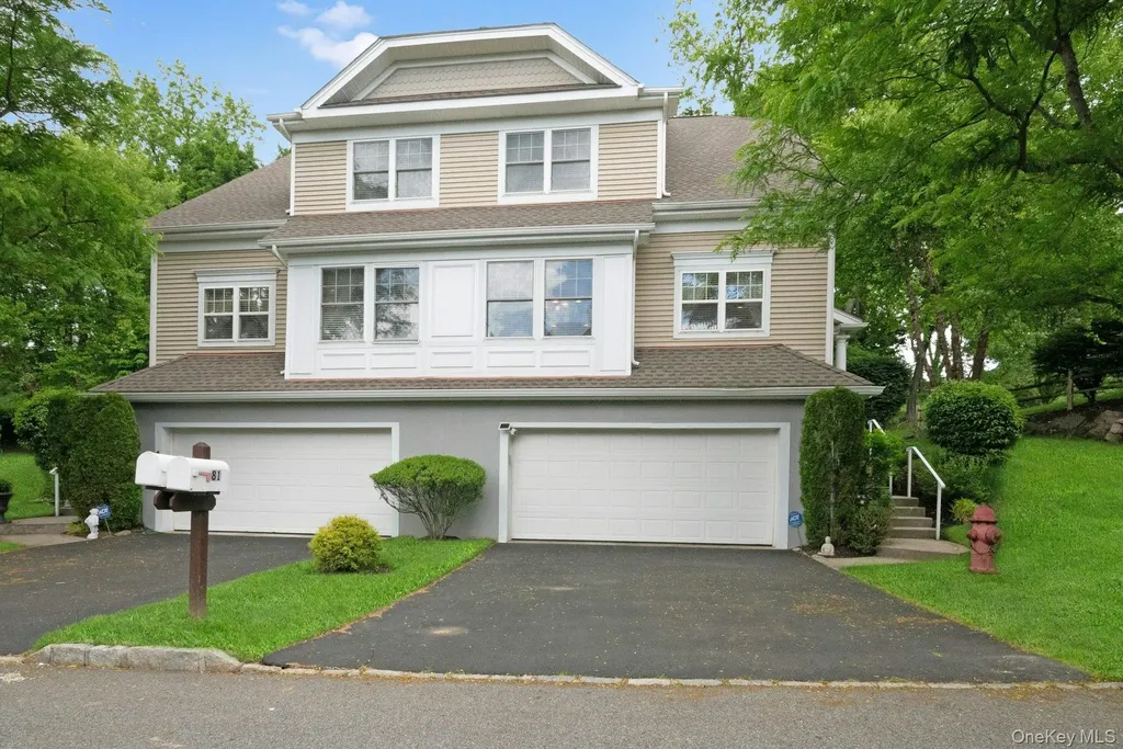81 Hillcrest Lane Peekskill NY 10566