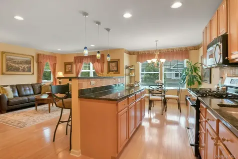 81 Hillcrest Lane Peekskill NY 10566
