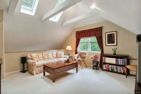 81 Hillcrest Lane Peekskill NY 10566