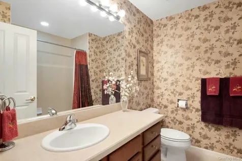 81 Hillcrest Lane Peekskill NY 10566