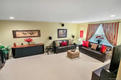 81 Hillcrest Lane Peekskill NY 10566
