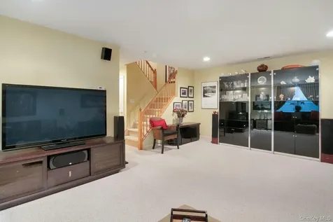 81 Hillcrest Lane Peekskill NY 10566