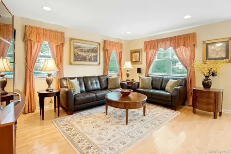 81 Hillcrest Lane Peekskill NY 10566