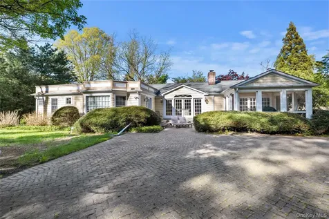 Locust Valley NY 11560