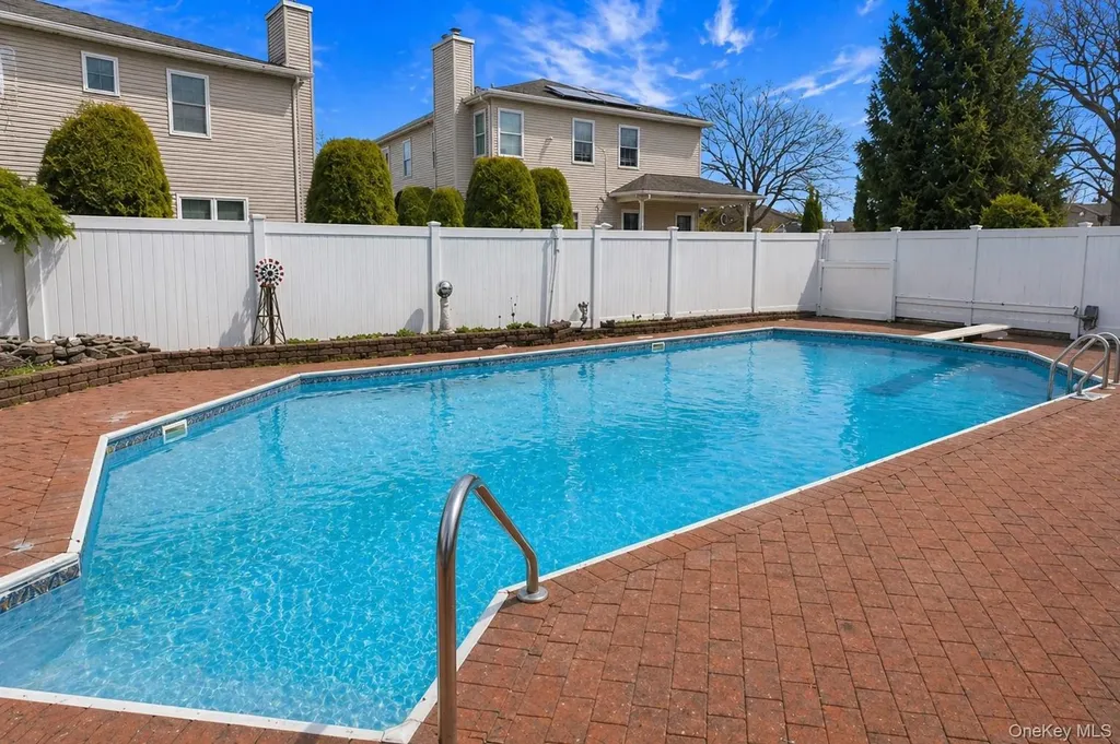 223 N Cedar Street Massapequa NY 11758