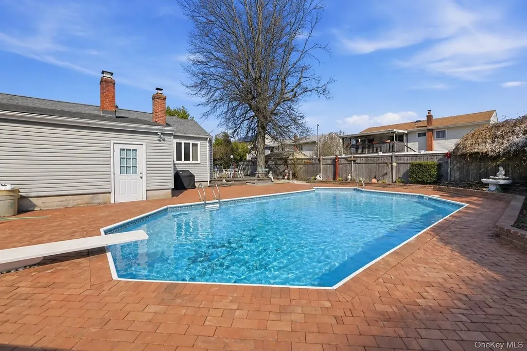 223 N Cedar Street Massapequa NY 11758