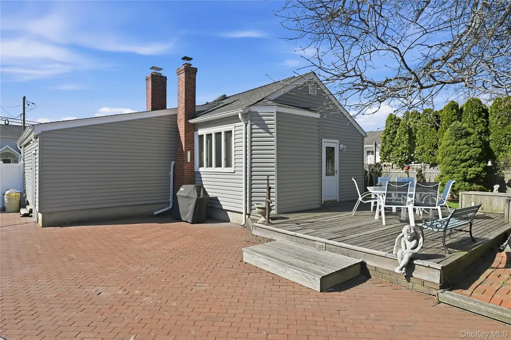 223 N Cedar Street Massapequa NY 11758
