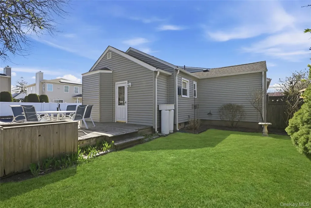 223 N Cedar Street Massapequa NY 11758