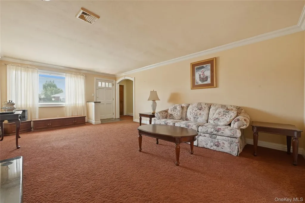 223 N Cedar Street Massapequa NY 11758