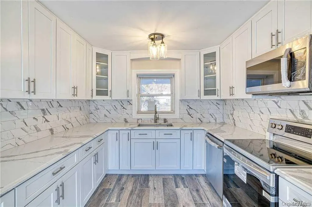30 Whitfield Lane Coram NY 11727