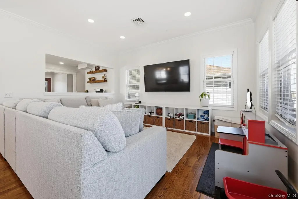 827 Channel Road Lido Beach NY 11561