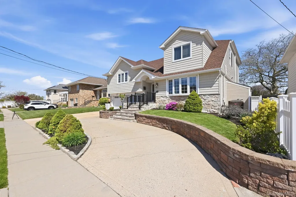 827 Channel Road Lido Beach NY 11561