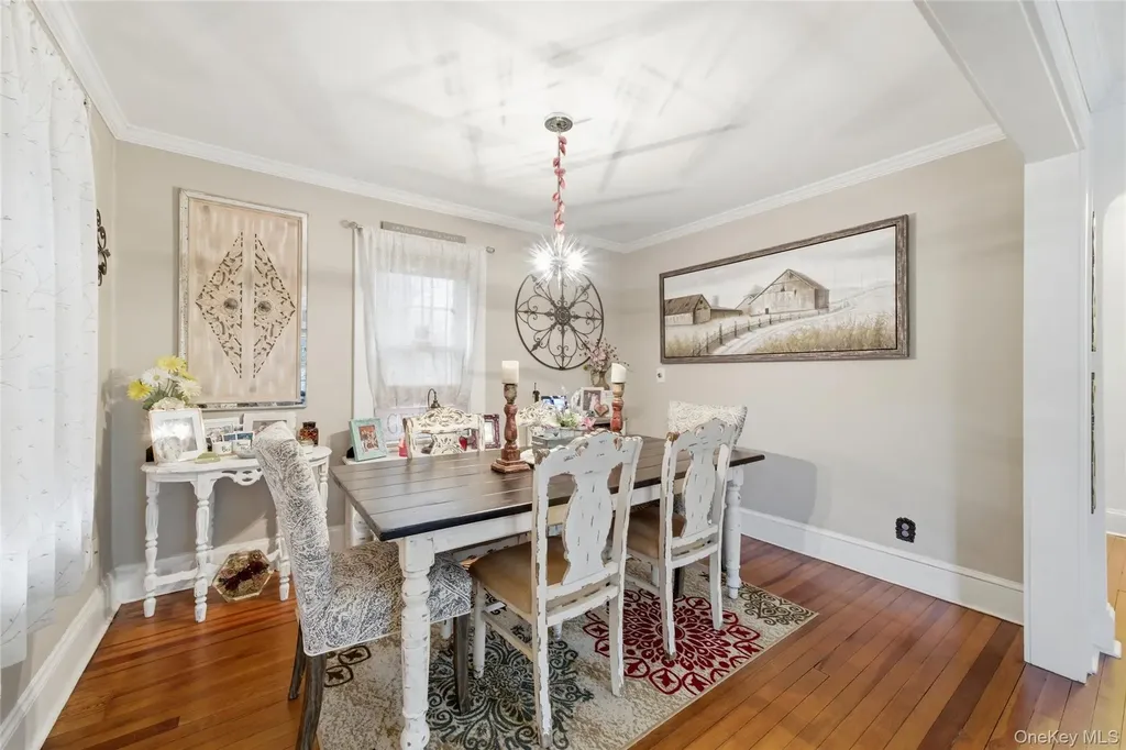544 Lombardy Boulevard Brightwaters NY 11718