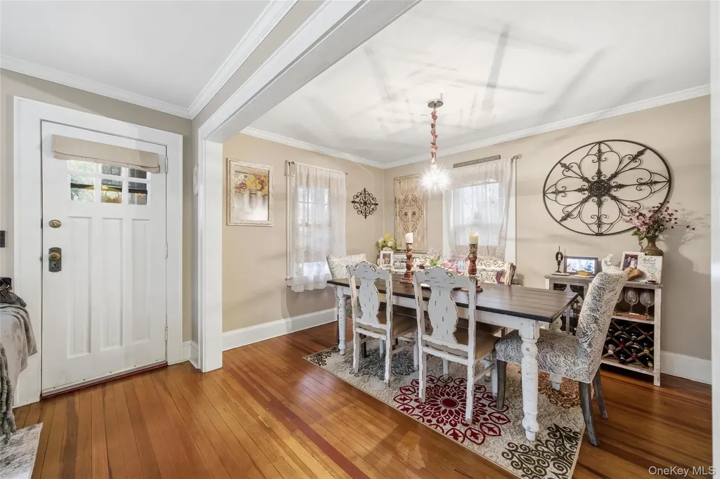 544 Lombardy Boulevard Brightwaters NY 11718