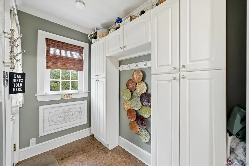 544 Lombardy Boulevard Brightwaters NY 11718