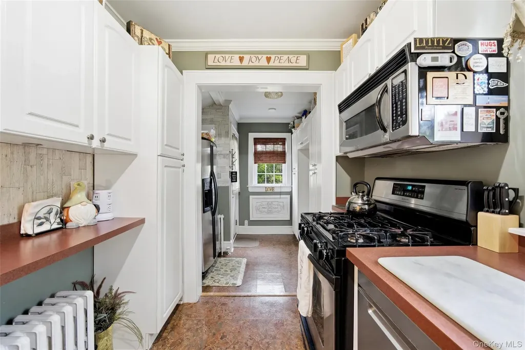 544 Lombardy Boulevard Brightwaters NY 11718