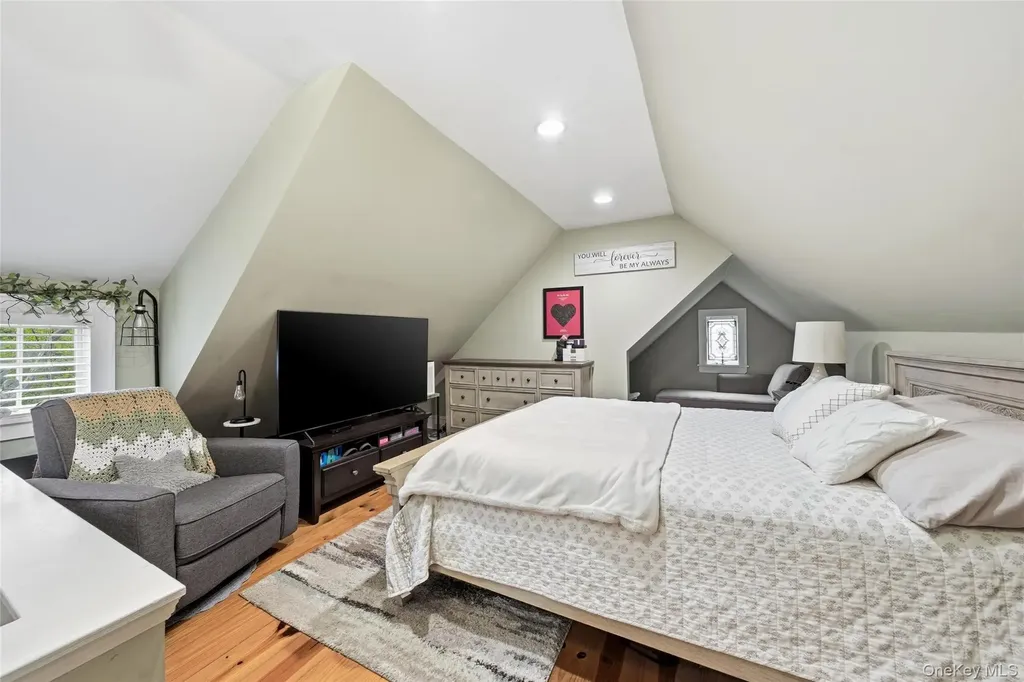 544 Lombardy Boulevard Brightwaters NY 11718