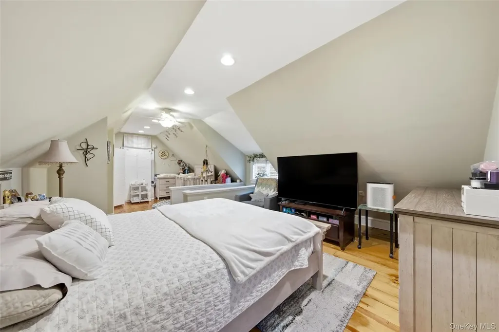 544 Lombardy Boulevard Brightwaters NY 11718