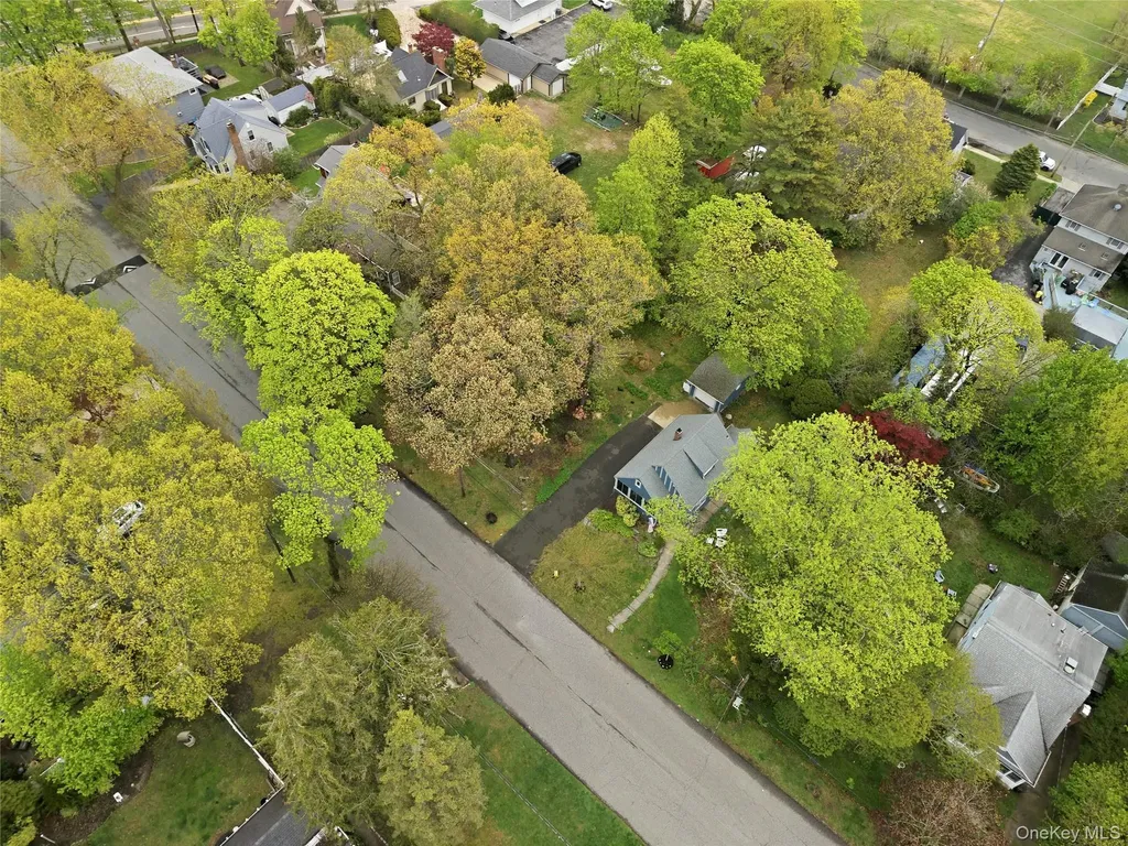 544 Lombardy Boulevard Brightwaters NY 11718