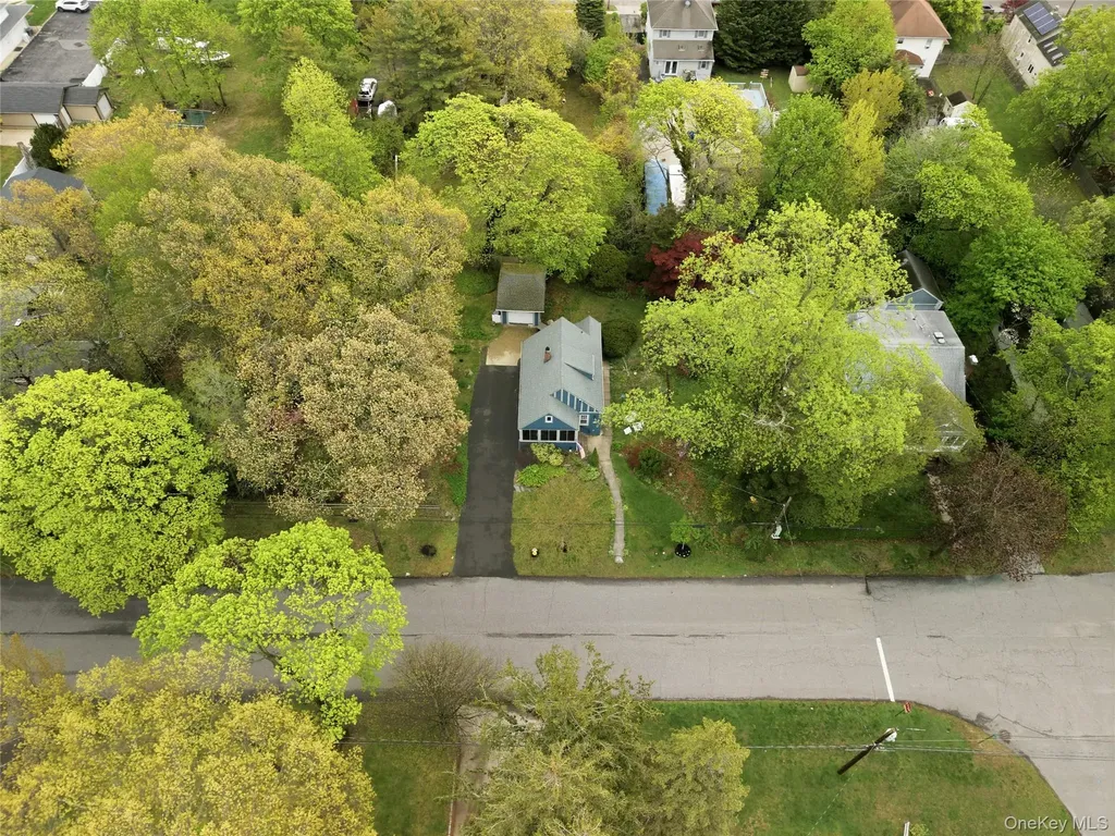 544 Lombardy Boulevard Brightwaters NY 11718