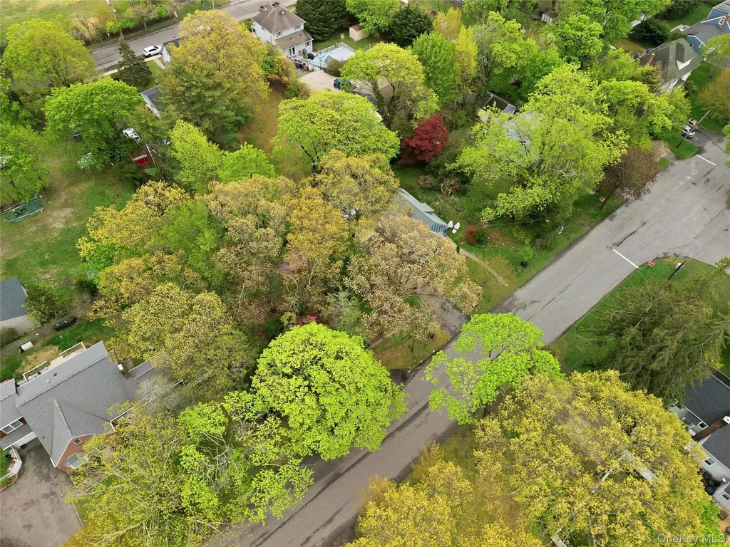 544 Lombardy Boulevard Brightwaters NY 11718