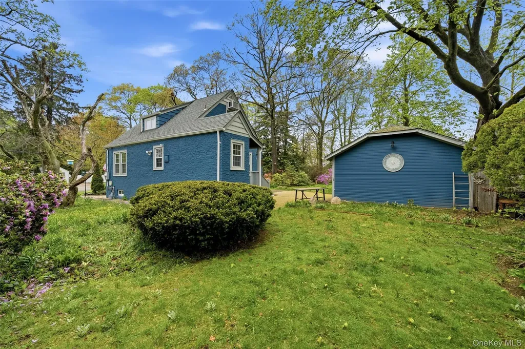 544 Lombardy Boulevard Brightwaters NY 11718